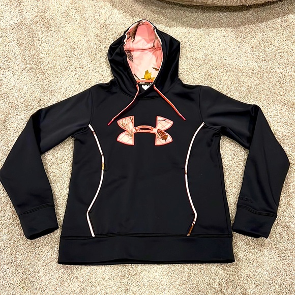 Under Armour Tops - UNDER ARMOUR HOODIE REALTREE STORM CALIBER BLACK AND PINK CAMO SIZE SMALL